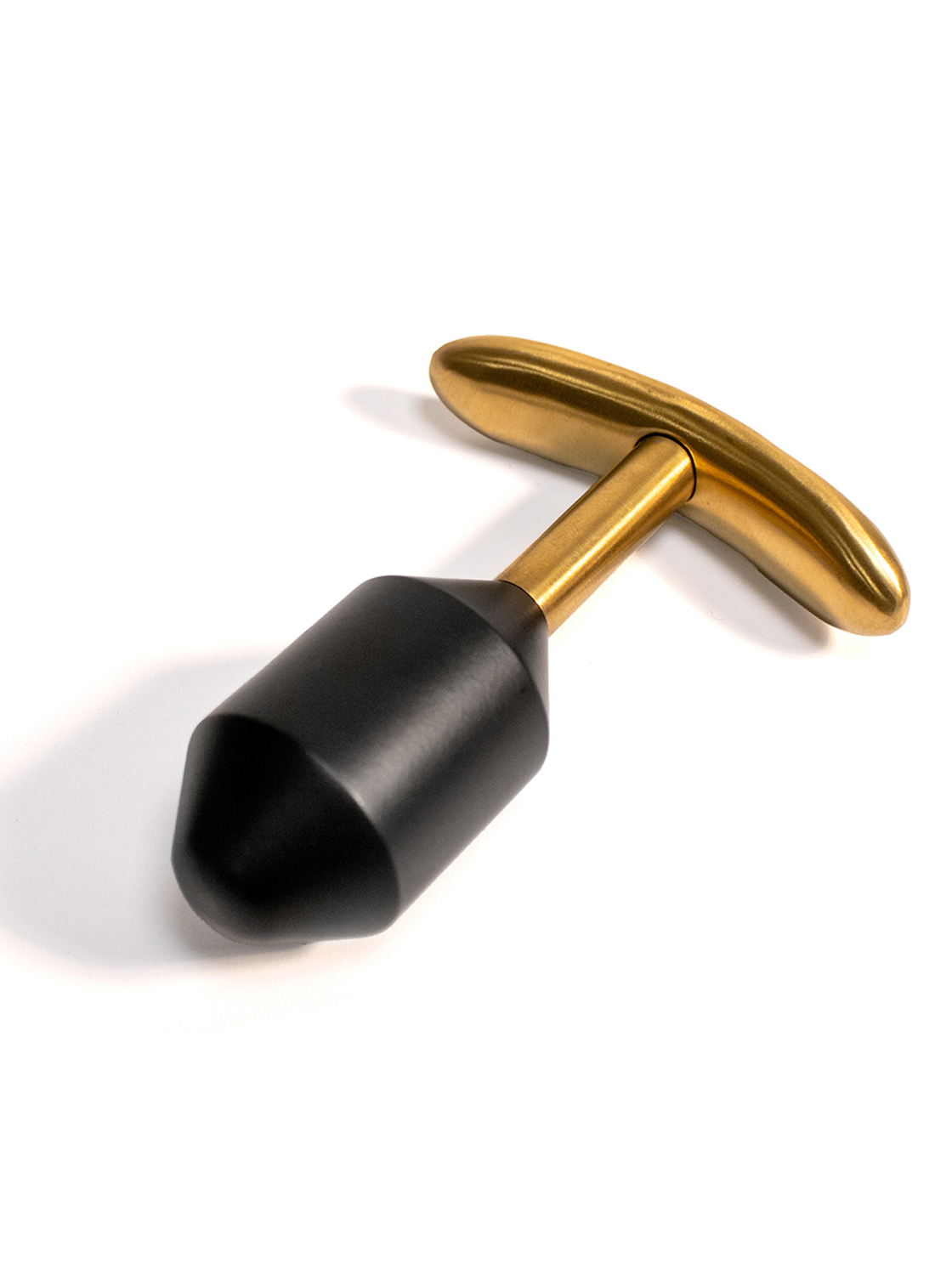 Plug Anal Preto e Dourado - M